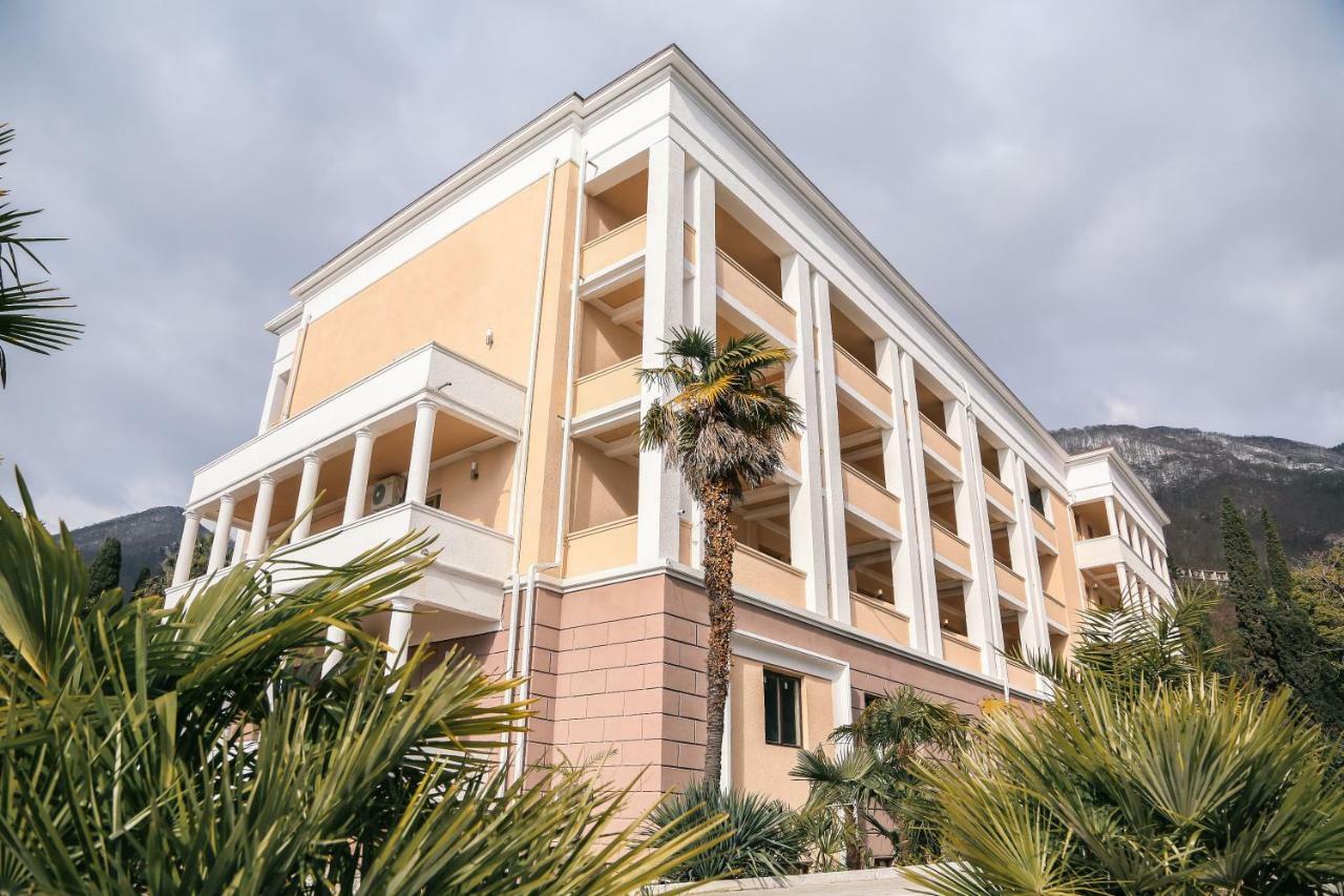 Old Gagra Hotel Esterno foto